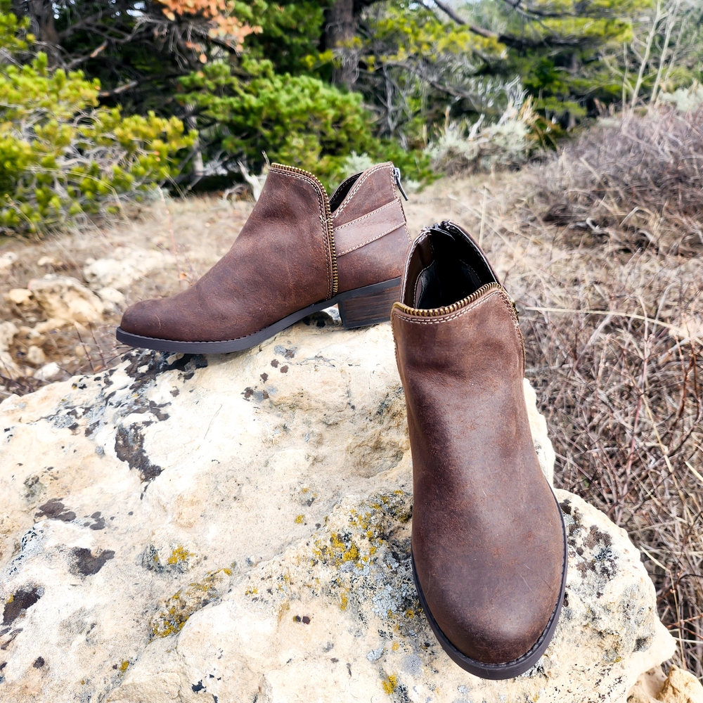 Carlos Santana Brown Ankle Booties Buckle Zipper Low Heel Size 6.5 Boho Western - Picture 5 of 7